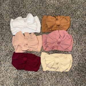 Set of 6 bows for baby - NWOT